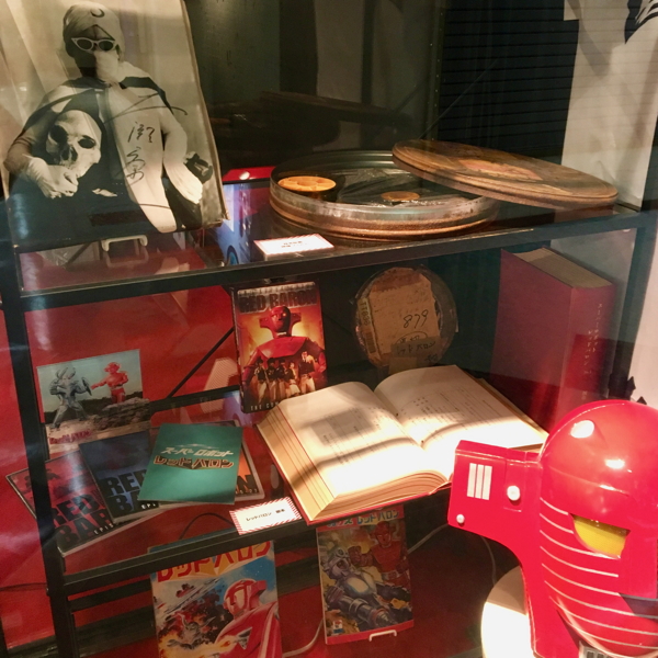 2018年5月30日まで墓場の画廊にて開催された「紅白TVヒーロー大回顧展」に「月光仮面」と「サタンの爪」が光臨!