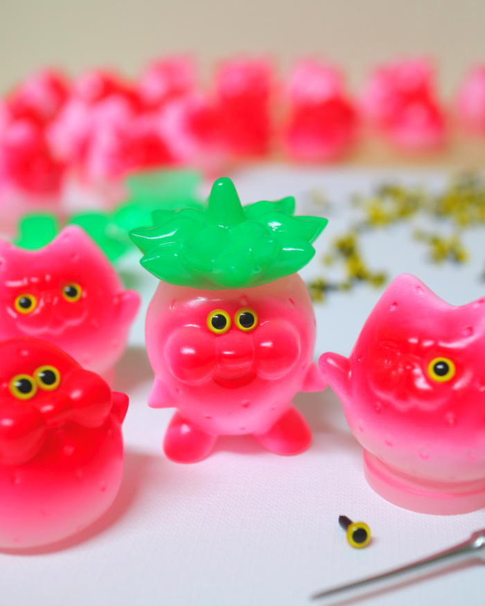 ソフビ製作15周年のリフレッシュメントトイが大阪・UNIQUE STOREで